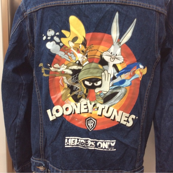 Looney Tunes members only oversized jean jacket. Men’s Medium - Picture 2 of 8